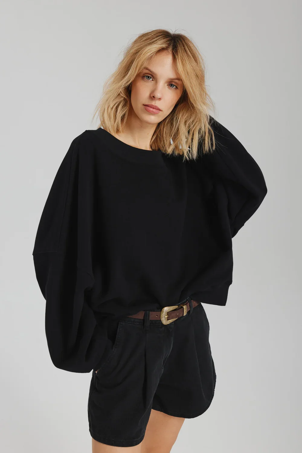Bluzy damskie, które pasują do wielu stylizacji